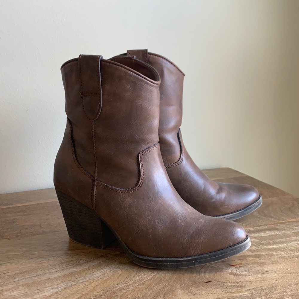 Size 7.   Brown booties